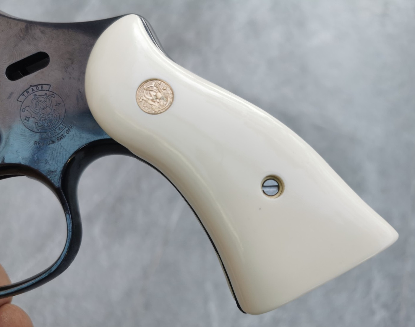 MAGNA GRIPS FOR S&W N FRAME SQUARE BUTT & M1917 US ARMY IVORY RESIN *GOLD MED**