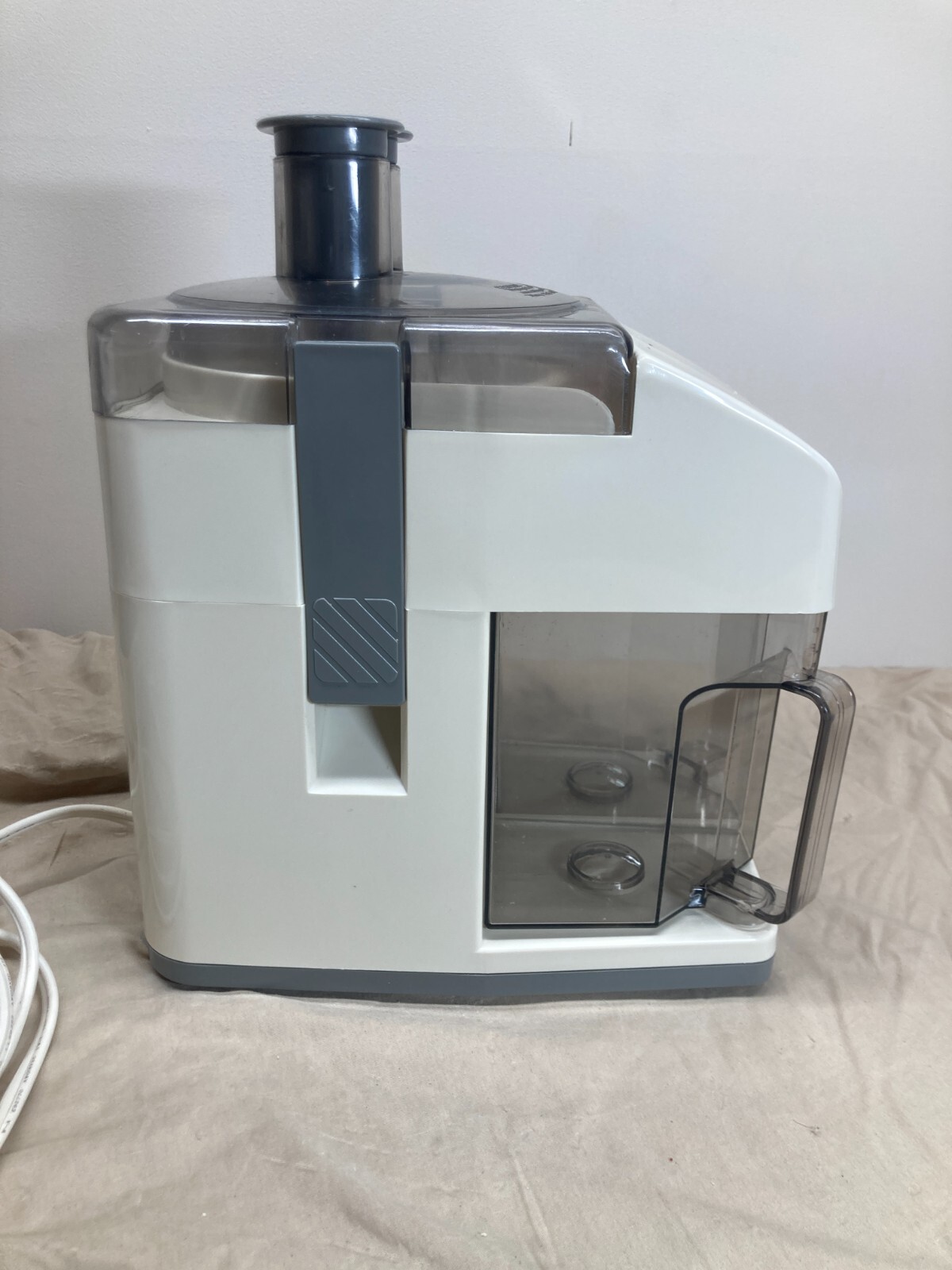 SINGER 'JUICE GIANT' Model #774 Fruit & Vegetable Juice Extractor Juicer