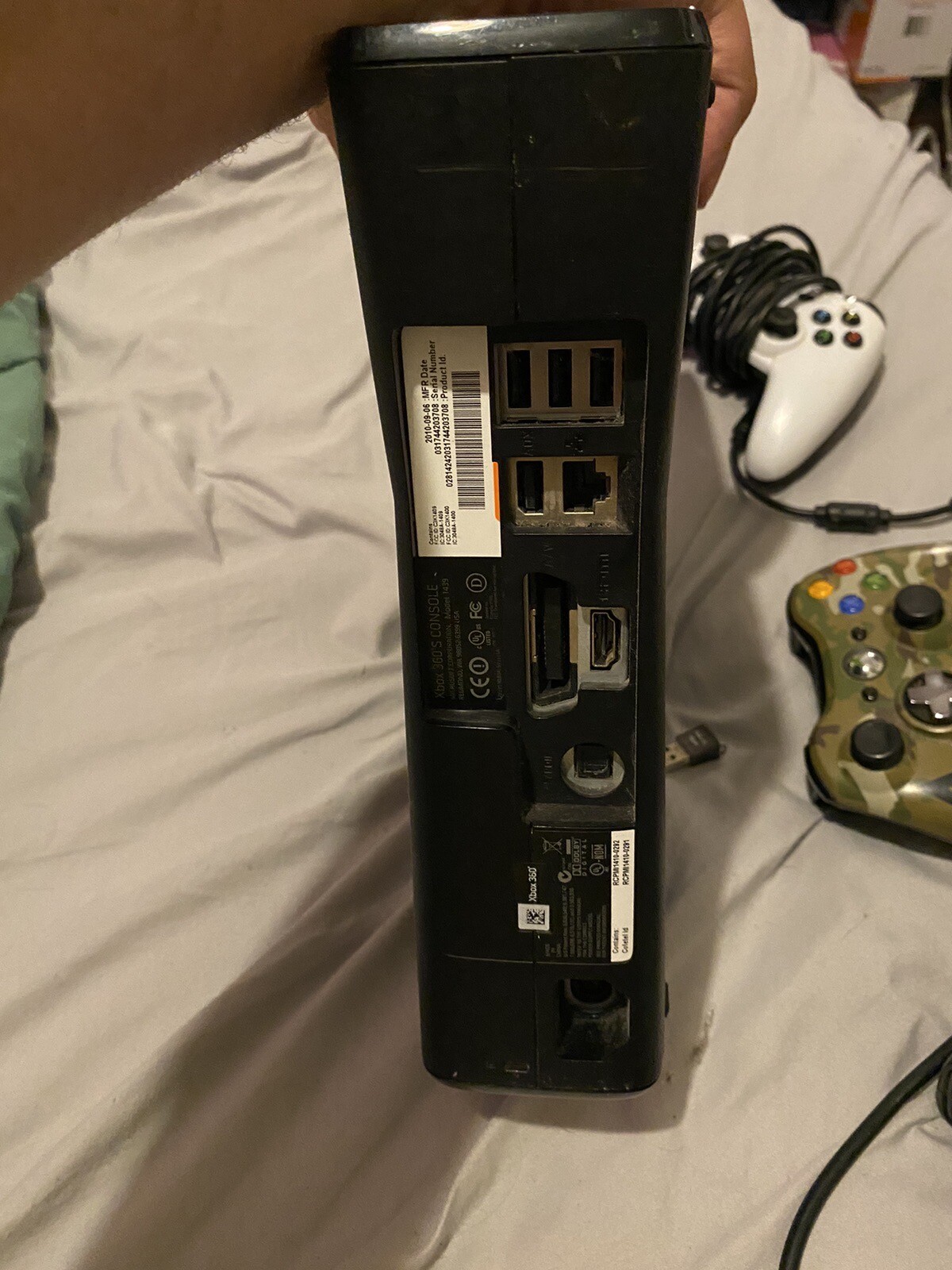 Xbox 360 Slim320 GB Console Bundle
