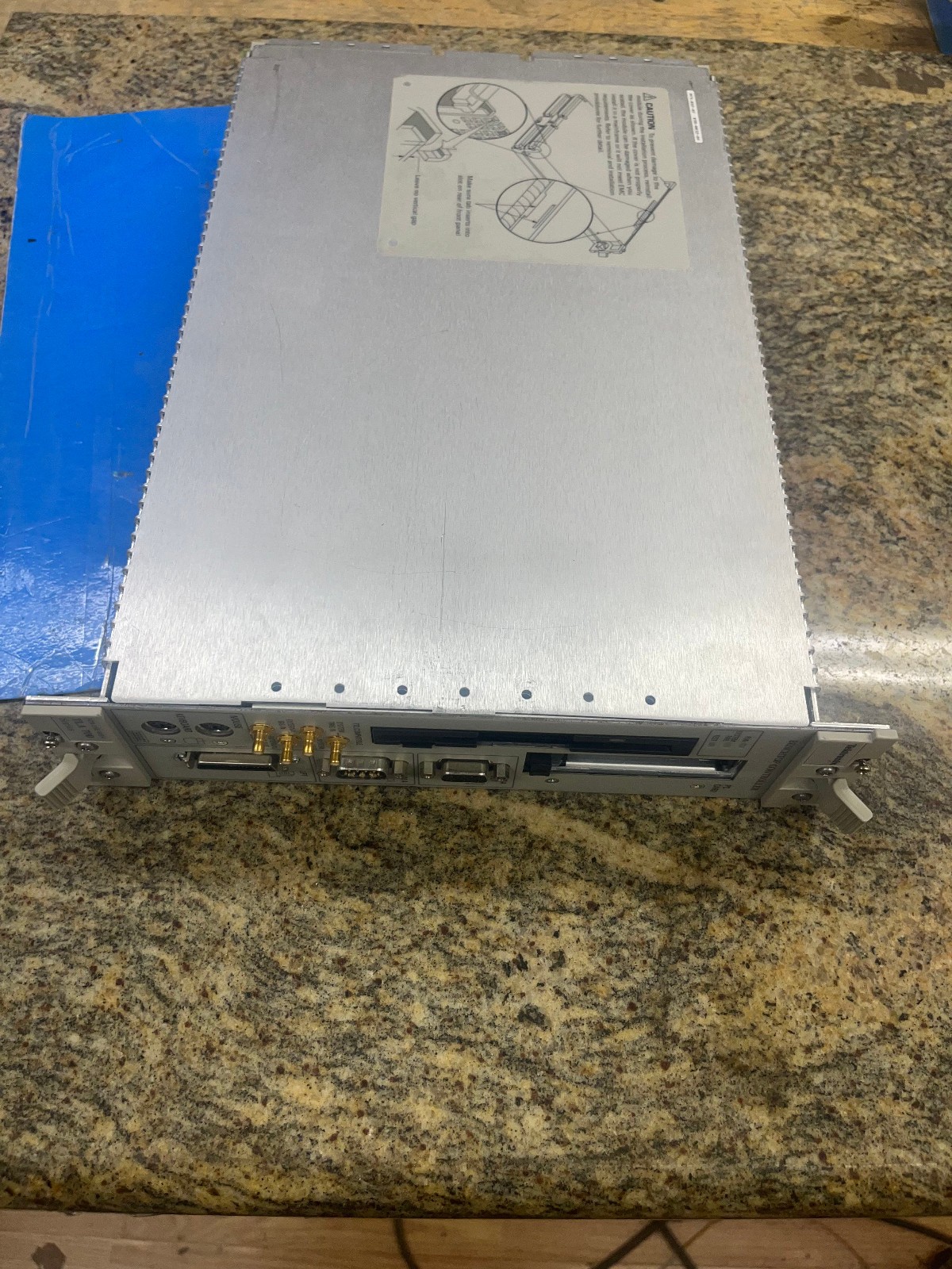 3FF  Tektronix TLA700   039-0032-00 Bench Controller