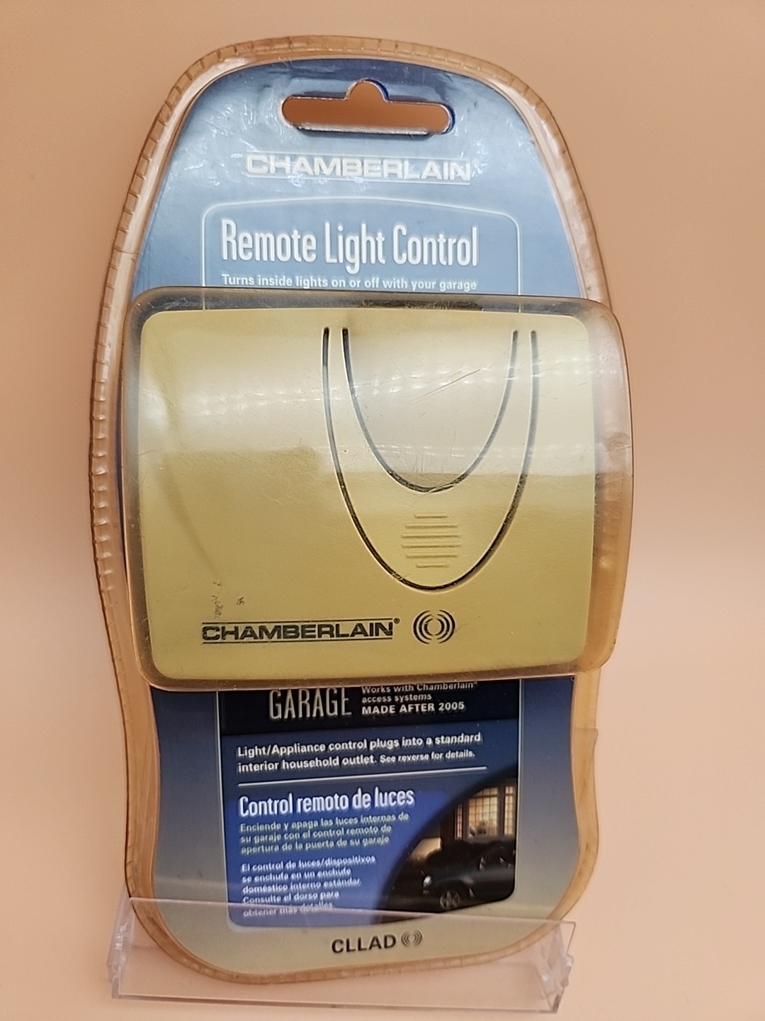 CHAMBERLAIN  Remote Light Control CLLAD  NEW - Yellow Package