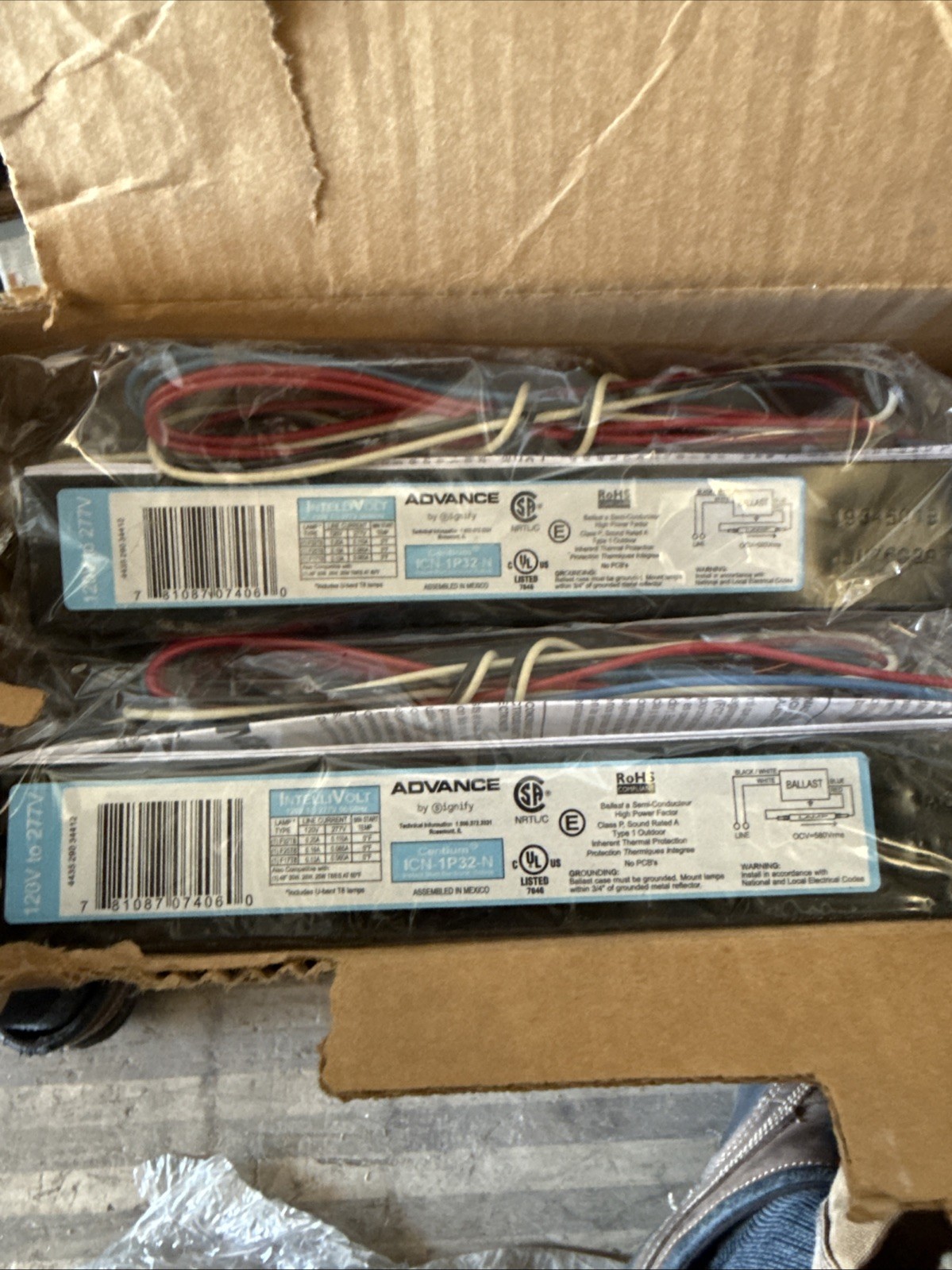 Philips Advance ICN1P32N35I (1) 32 Watt F32T8 Lamp 120 - 277 Volt Centium 10 Ea