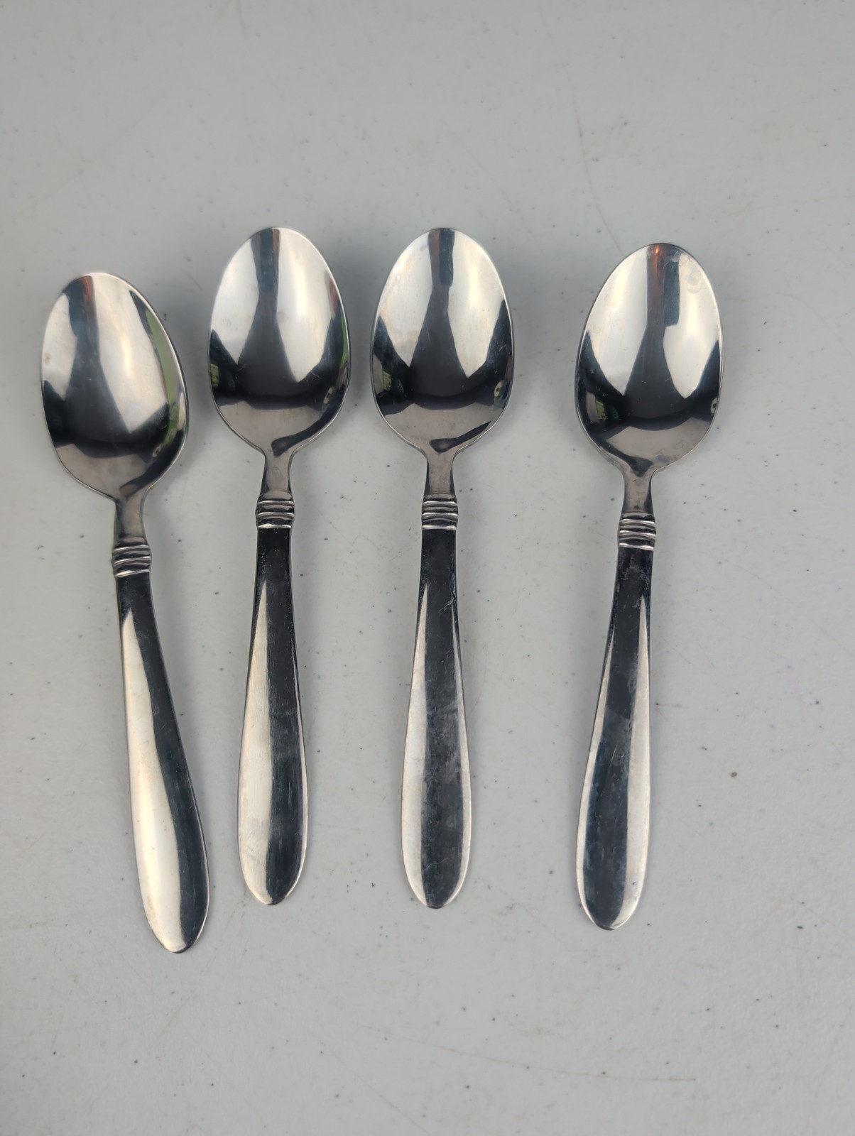 Oneida Banbury Stainless Flatware Lot Of 4  Teaspoons 6-3/8" 3 Band