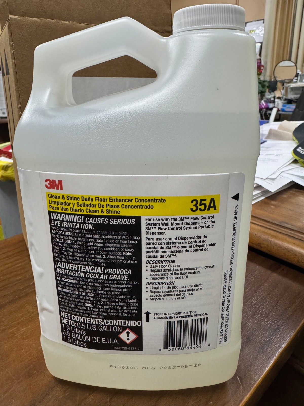 (Case of 4) 3M Clean & Shine Daily Floor Enhancer Concentrate 35A 0.5 gal 64 oz