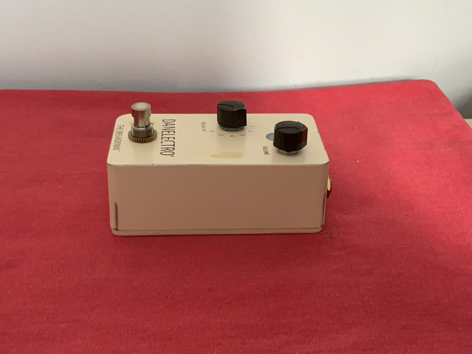 Danelectro The Breakdown
