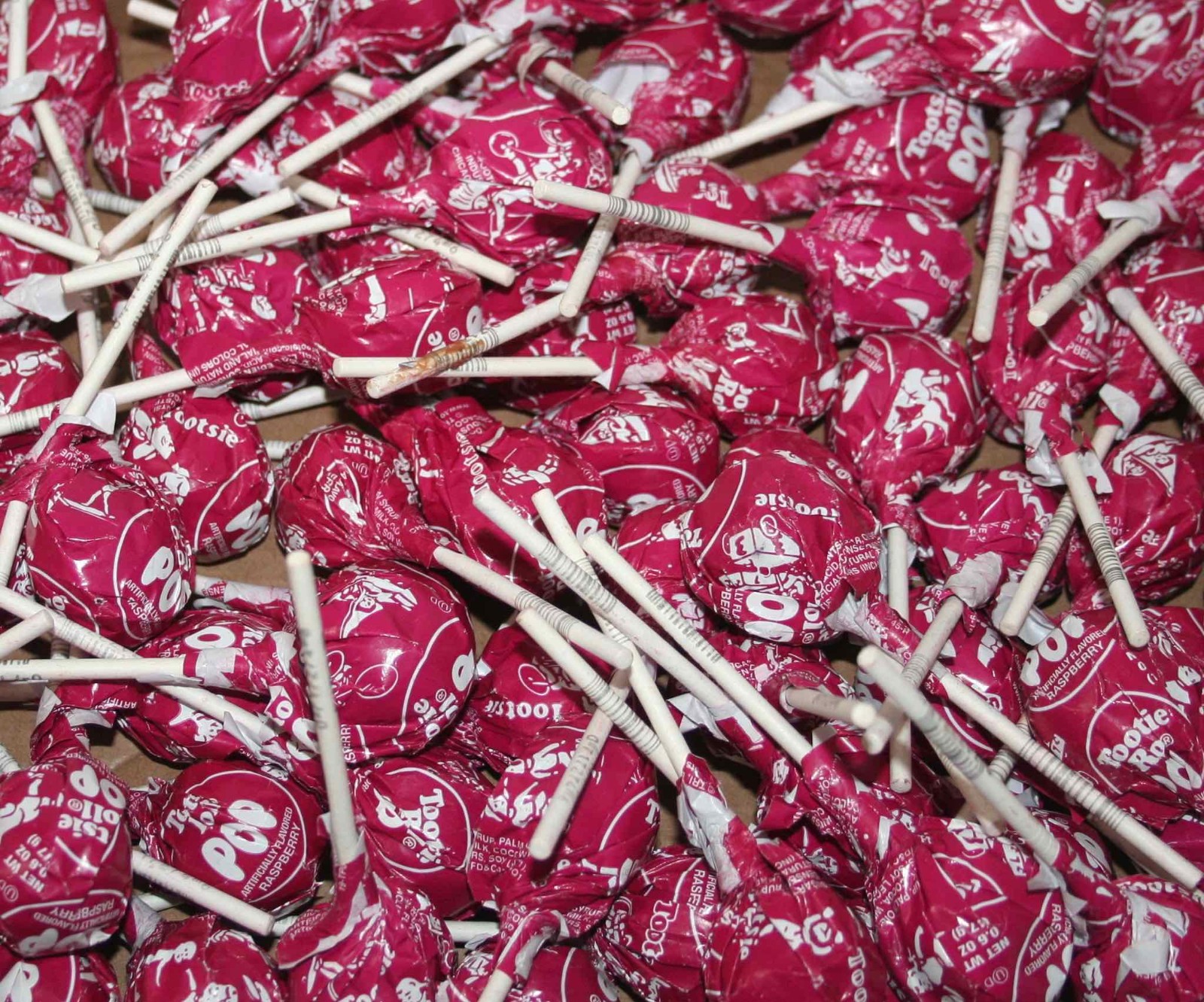 14X RASPBERRY Tootsie Roll Pops a dozen Lollipops FRESH, ships in box