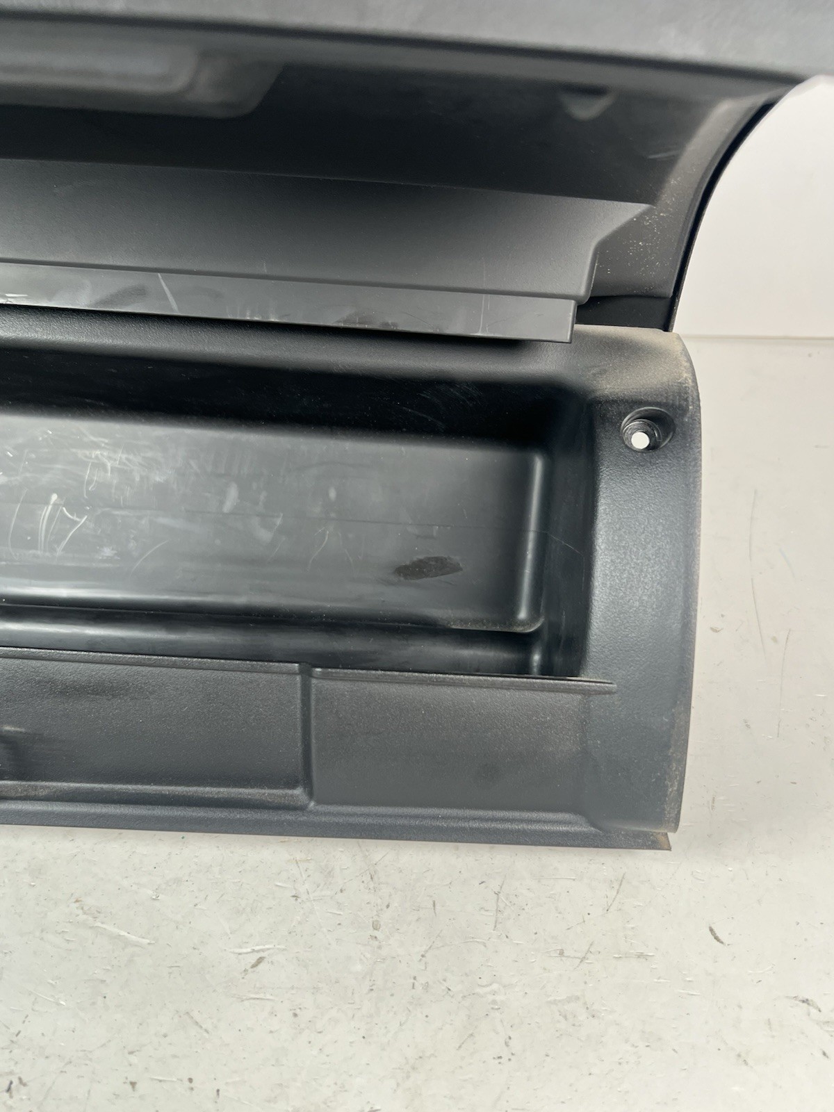 07-13 Silverado SIERRA Dash UPPER GLOVE BOX Storage Compartment Door BLACK
