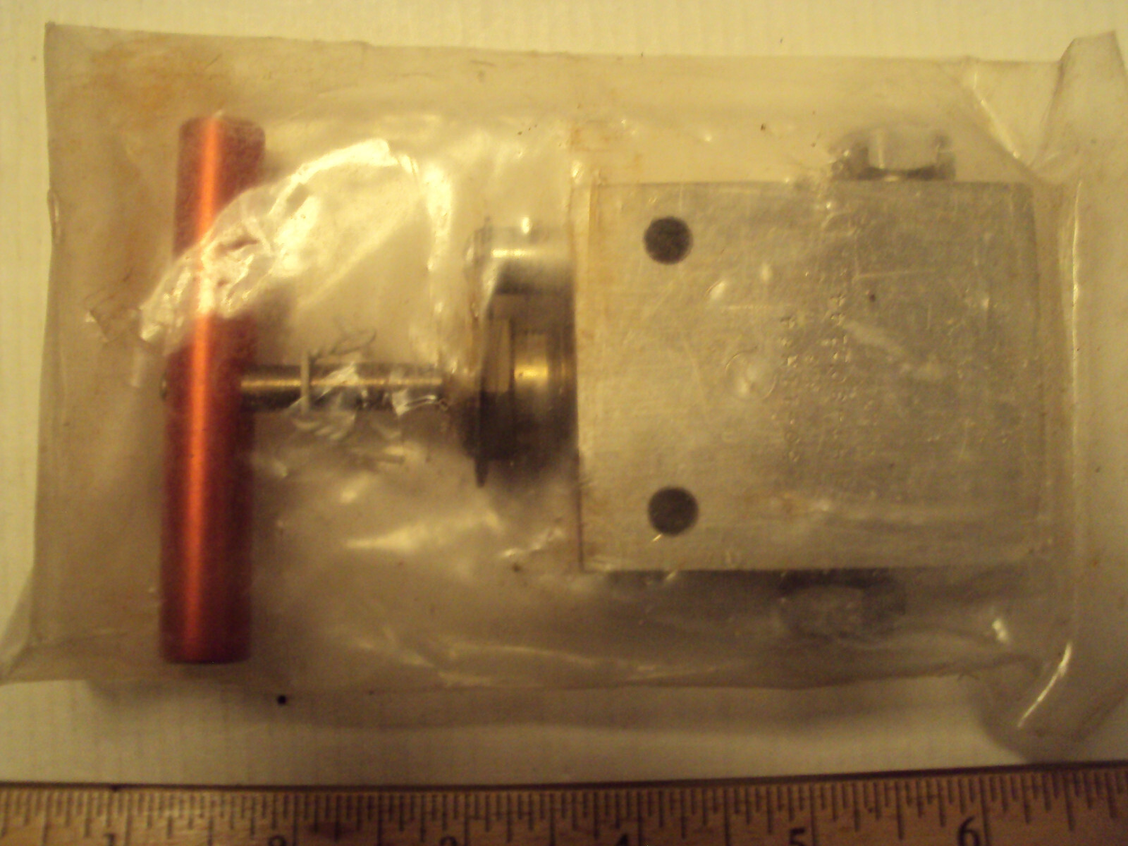 HIP 30-11HF4 High Pressure Valve two way straight 30K psi for 1/4 hi press tubin