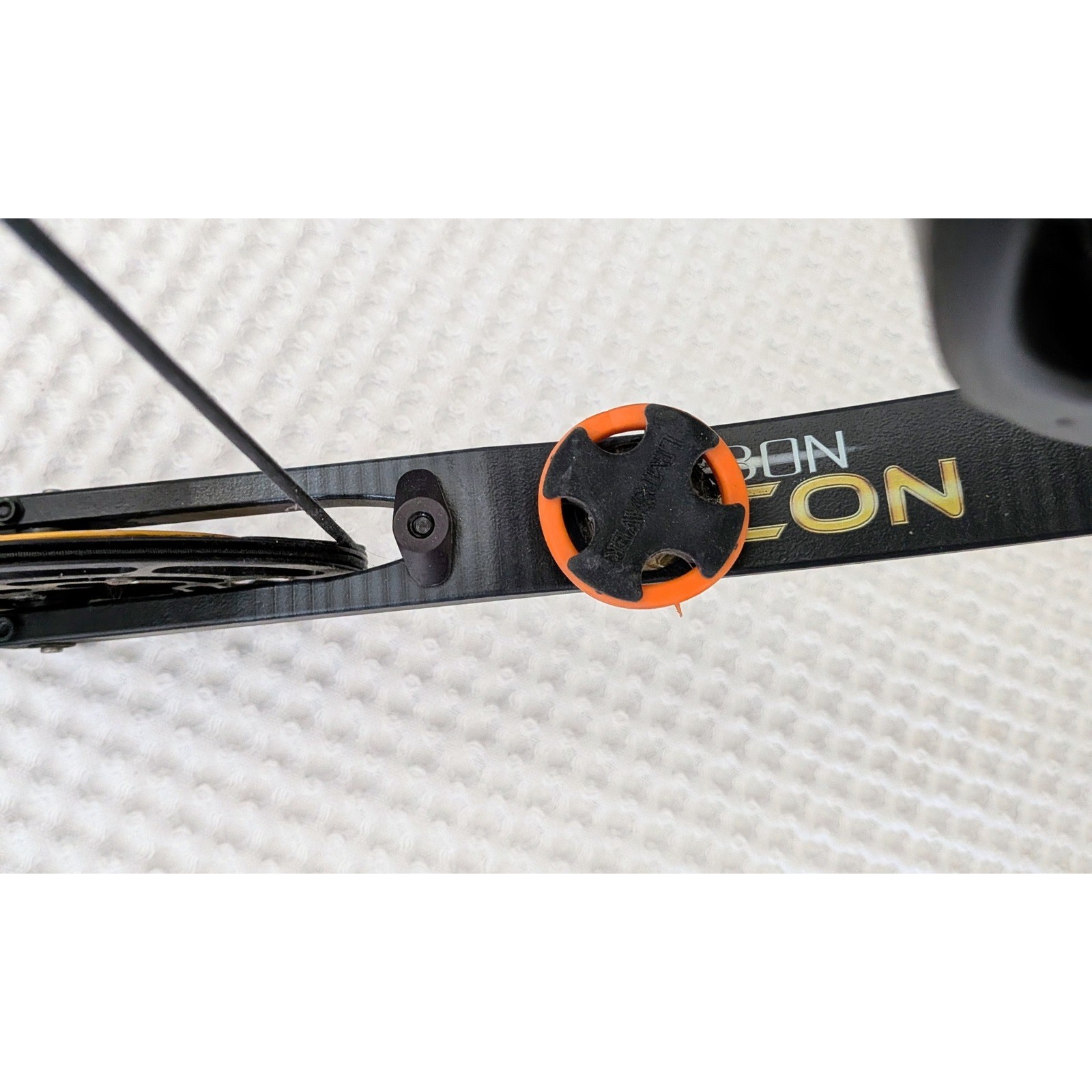 BowTech Carbon Icon RH Compound Bow RAK Package w/ Bee Stinger Stabilizer