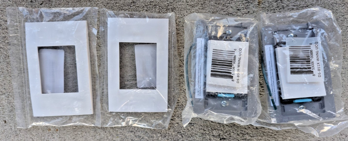 Deako 1 Gang Quick Wire Backplate & Faceplate w Single Pole Switch Lot of 2