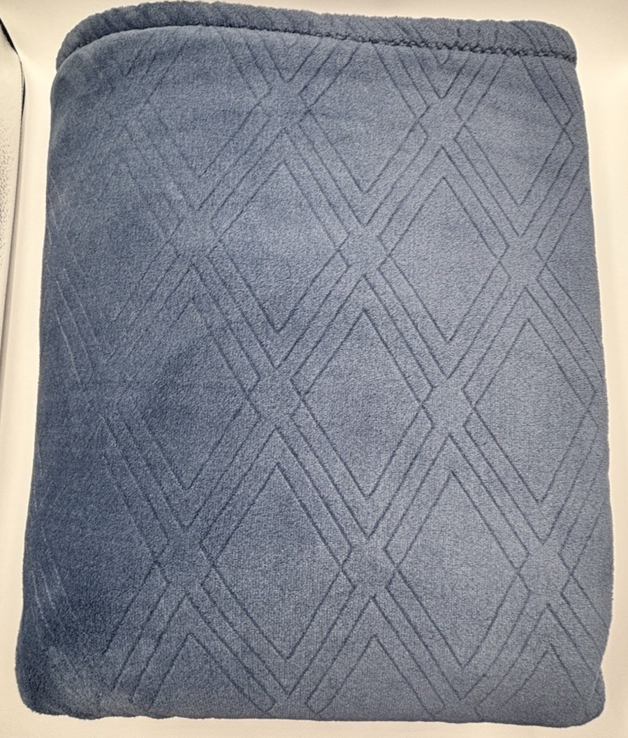 Monte & Jardin Luxury Ultra Plush Throw Blanket Geometric 60"x70" Navy Blue