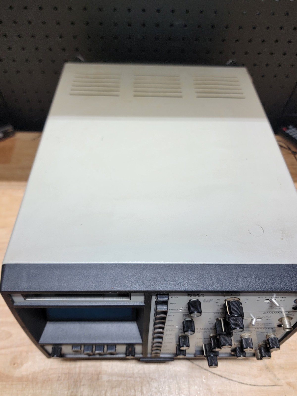 Vintage Sencore Model SC61 Oscilloscope Waveform Analyzer Powers On! *READ*