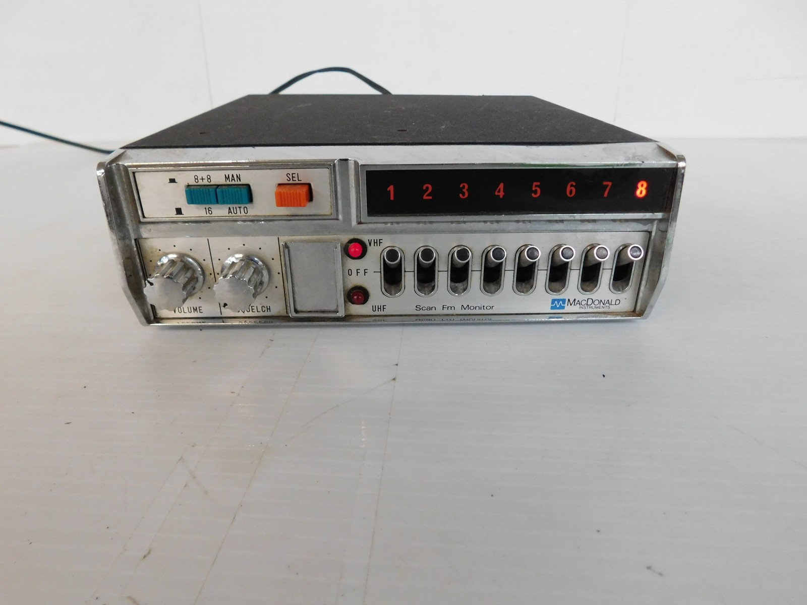 MACDONALD INSTRUMENTS MODEL CE-110 VINTAGE RADIO SCANNER (IHB4)