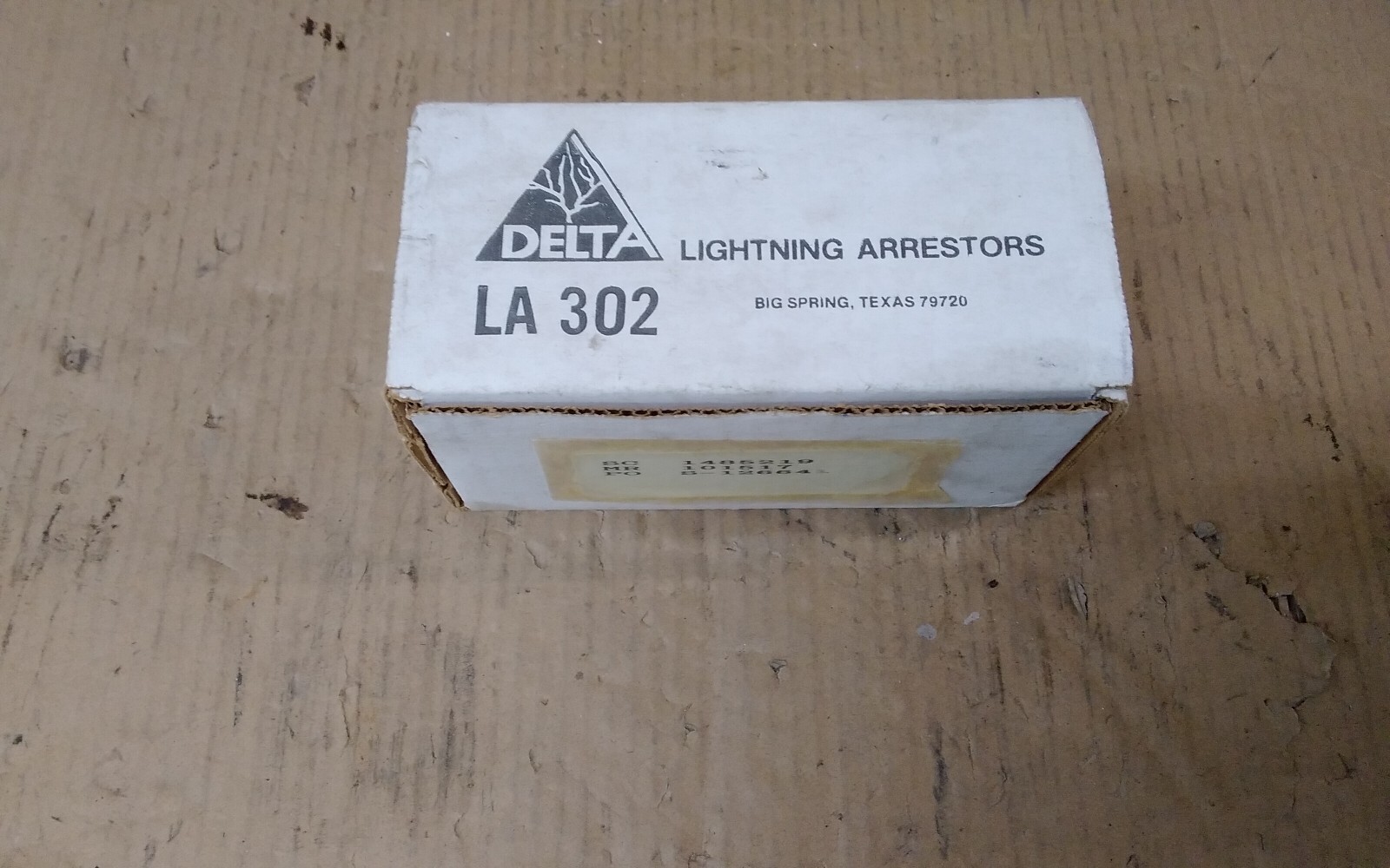 Delta LA302  250 VOLT  SINGLE PHASE  Lightning Arrestor  NEW OLD STOCK
