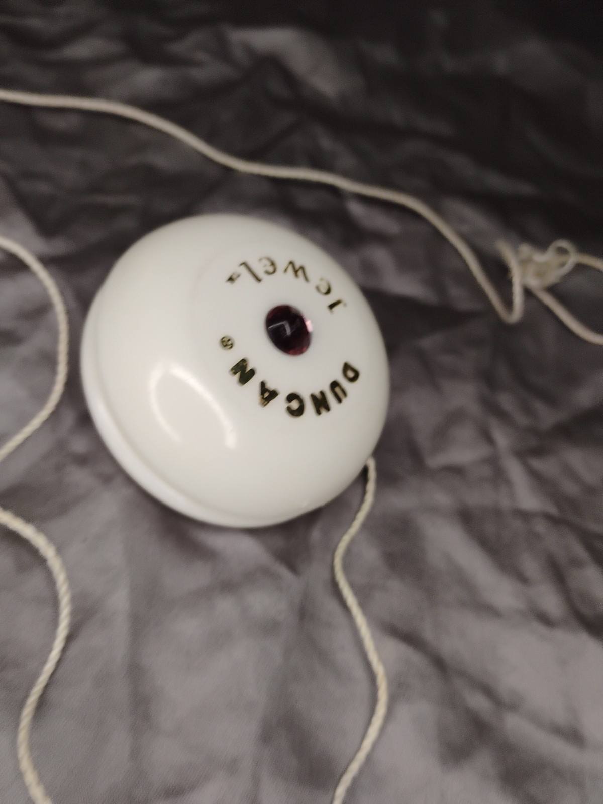 Vintage Duncan Jewel Yo-Yo. White With Blue And Pink Jewels