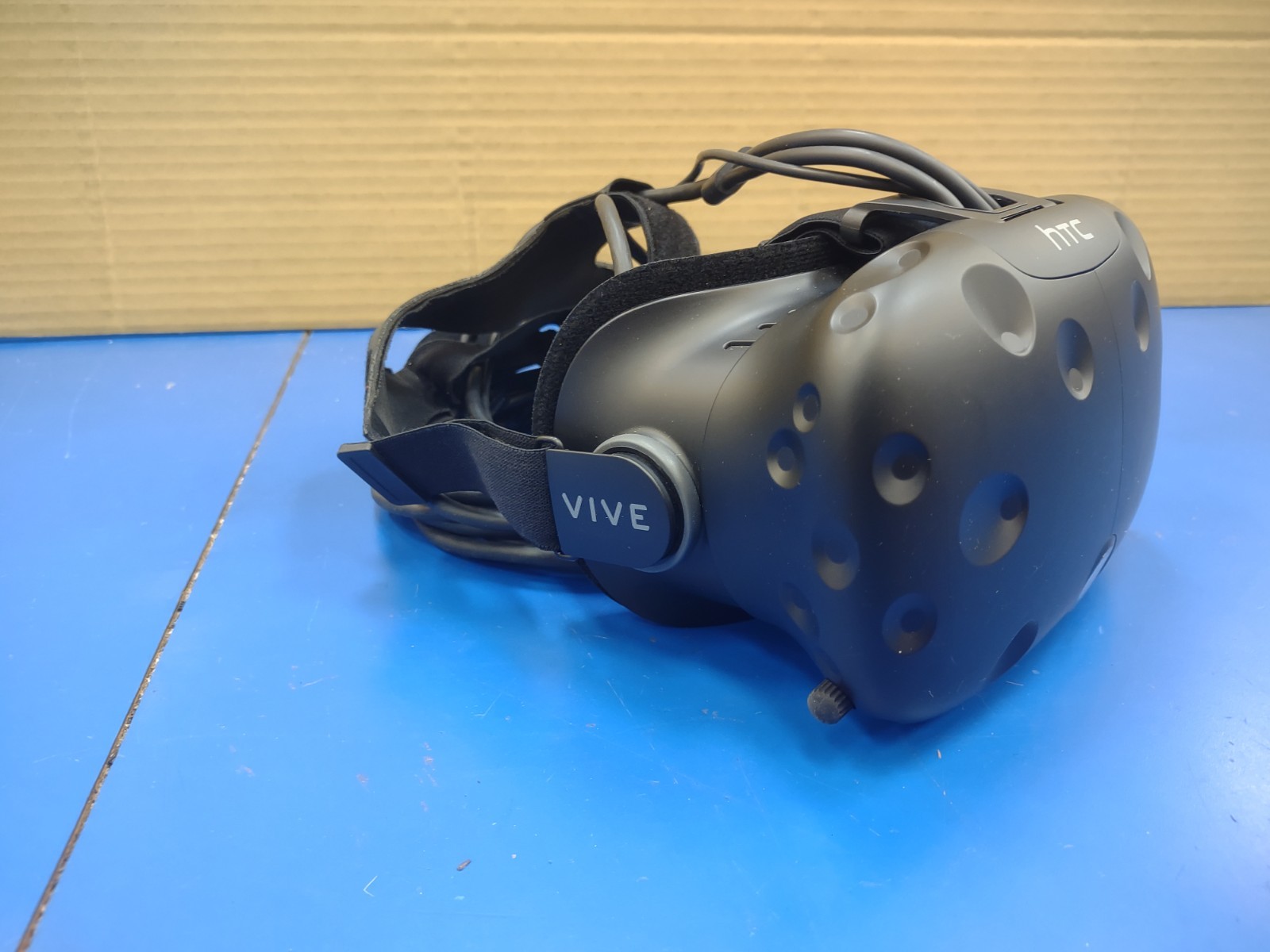 HTC VIVE VR Headset - One base station
