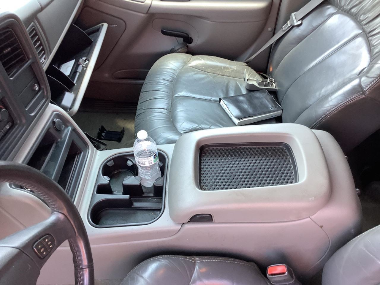 TAHOE 2005 Glove Box 4708375