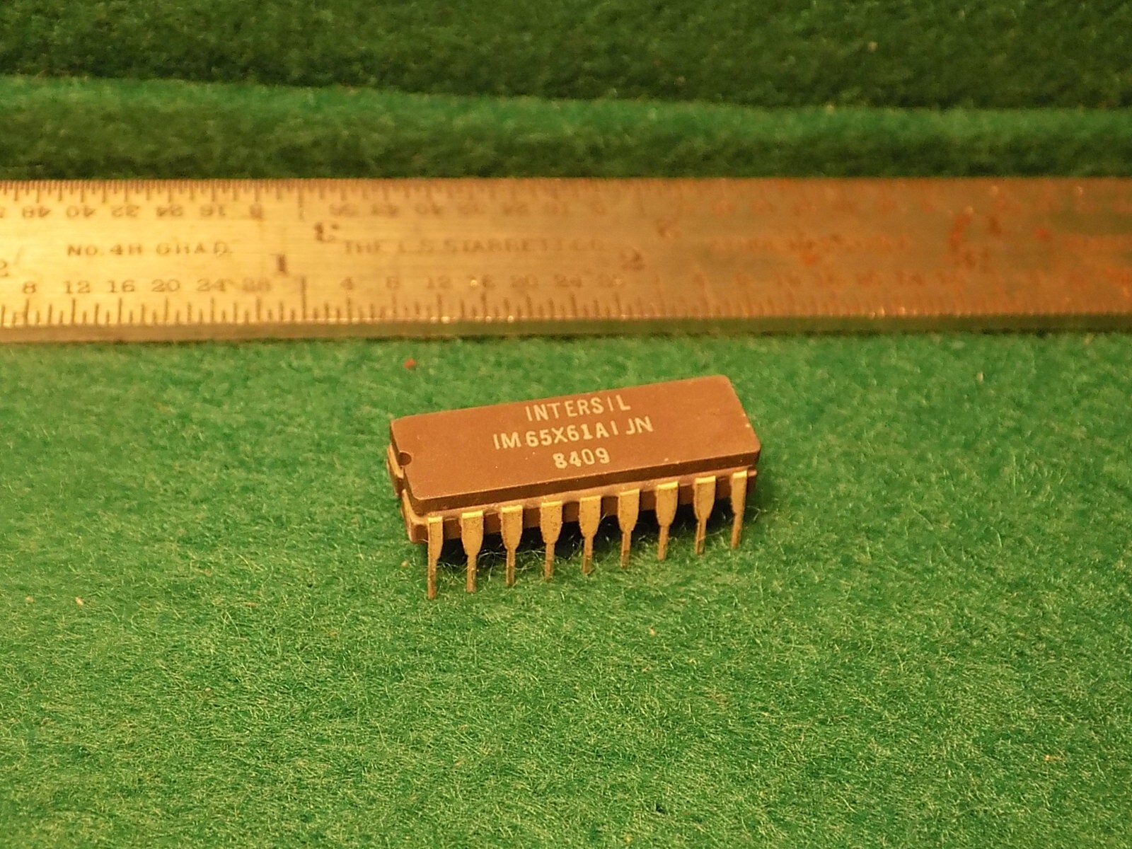 (1) INTERSIL IM65X61AIJN DIP 18 NOS
