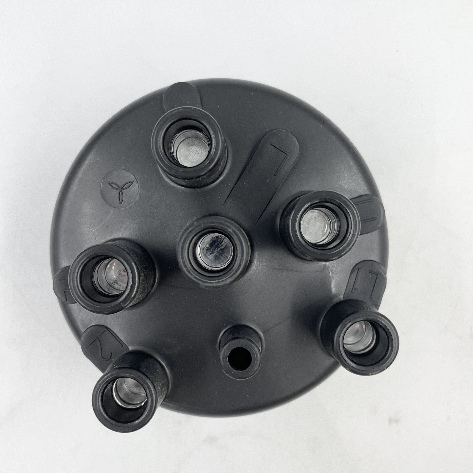 NOS! Mazda 1757-24-310 Distributor Cap DMC-24 Daiichi