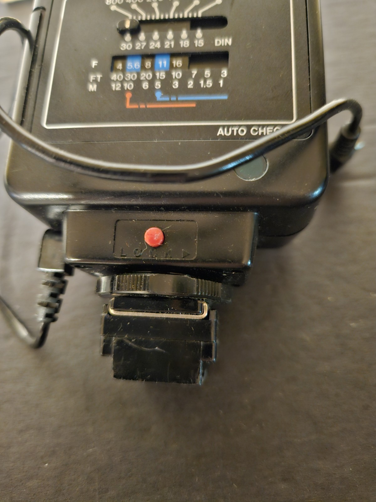 Vivitar Auto 2600 Auto Electronic Flash For Camera Locking Mounting Foot