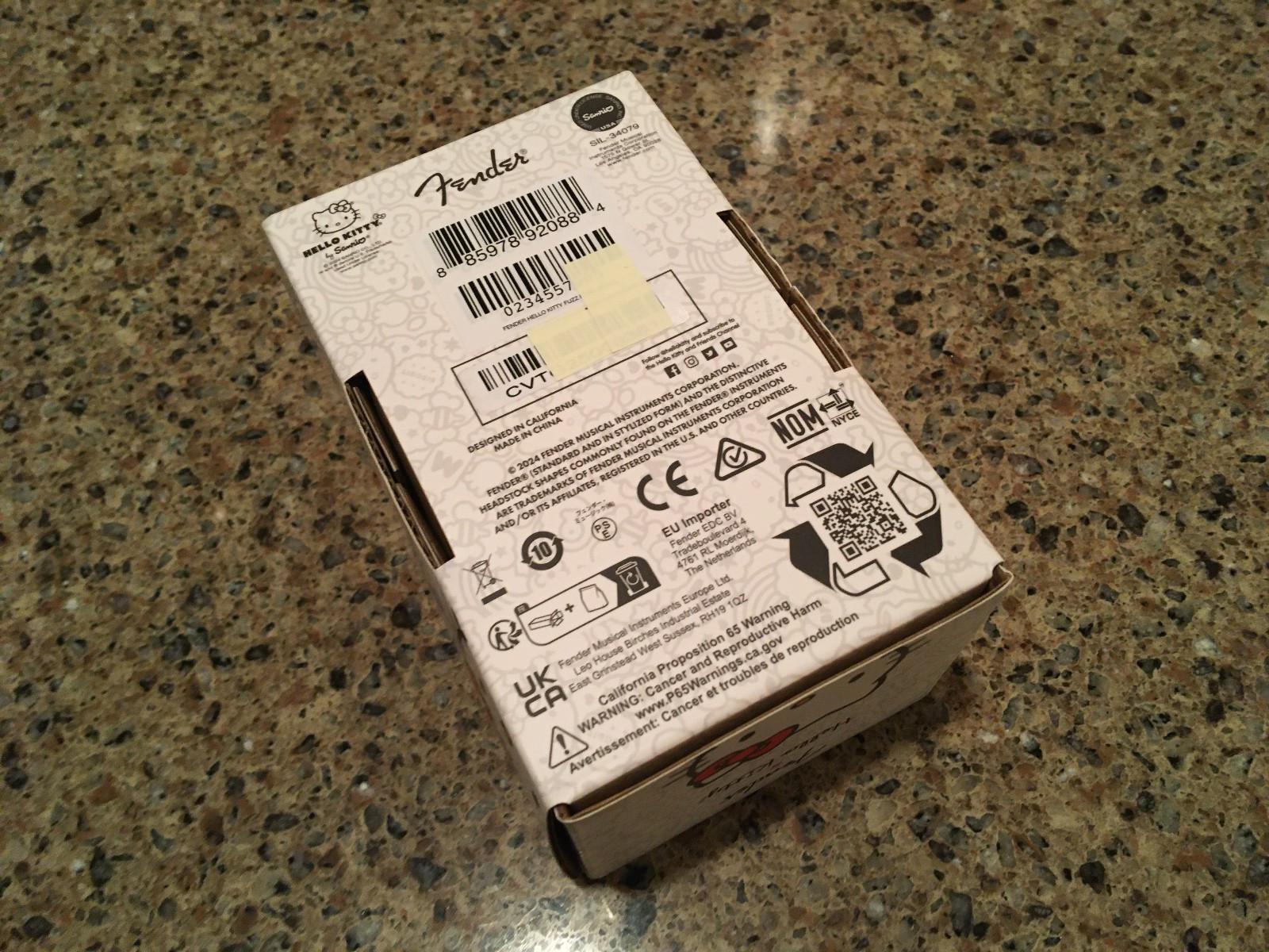 Fender Hello Kitty FUZZ Black - US seller