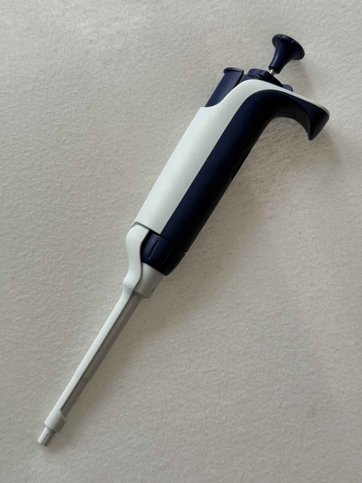 Rainin L-200 XLS Pipet Lite XLS ~ LTS 20-200ul LTS ~ Single Channel ~ Calibrated