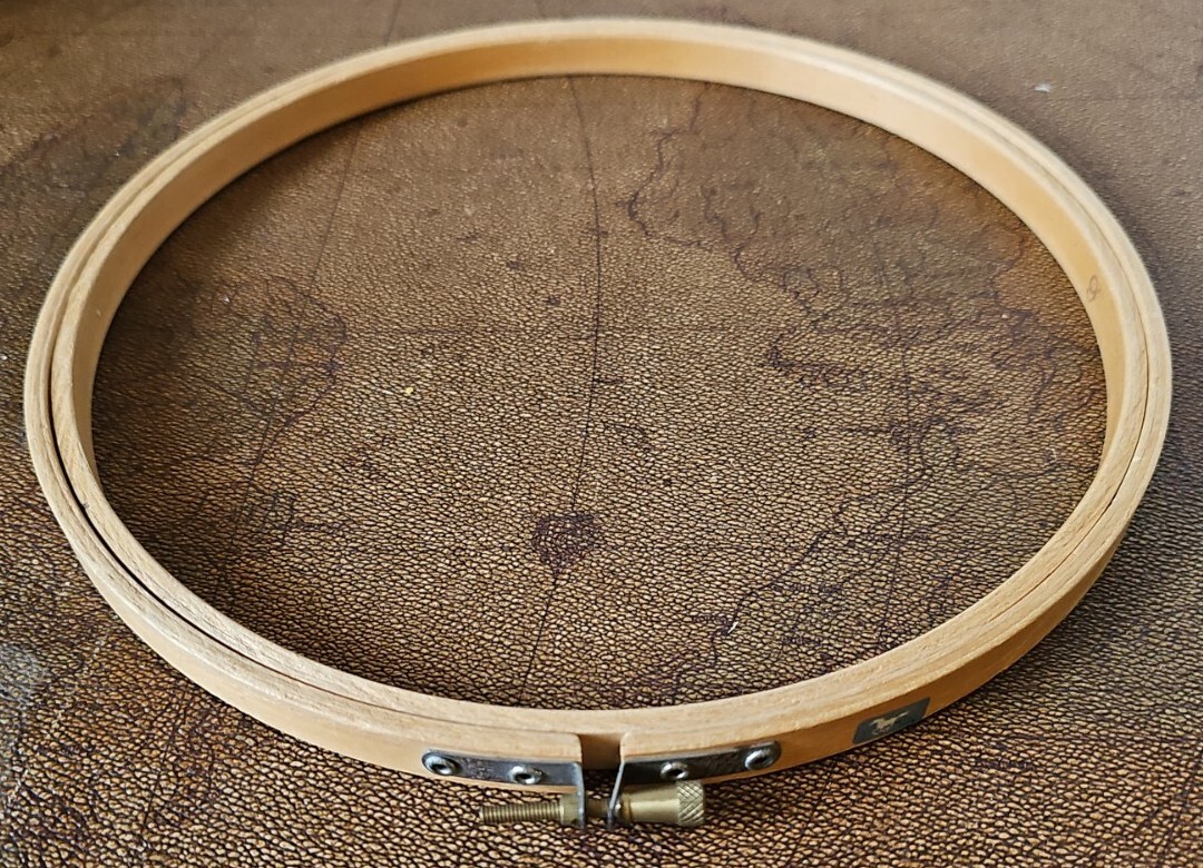 White Horse Wood Embroidery Needle Point Quilting Hoops Rims Ring Frame Round 9"