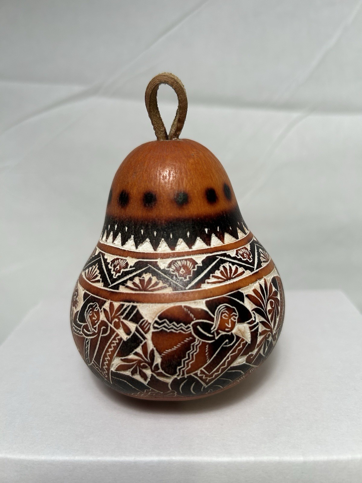 Etched Gourd/Rattle Signed Bertha Medina Peru 4”