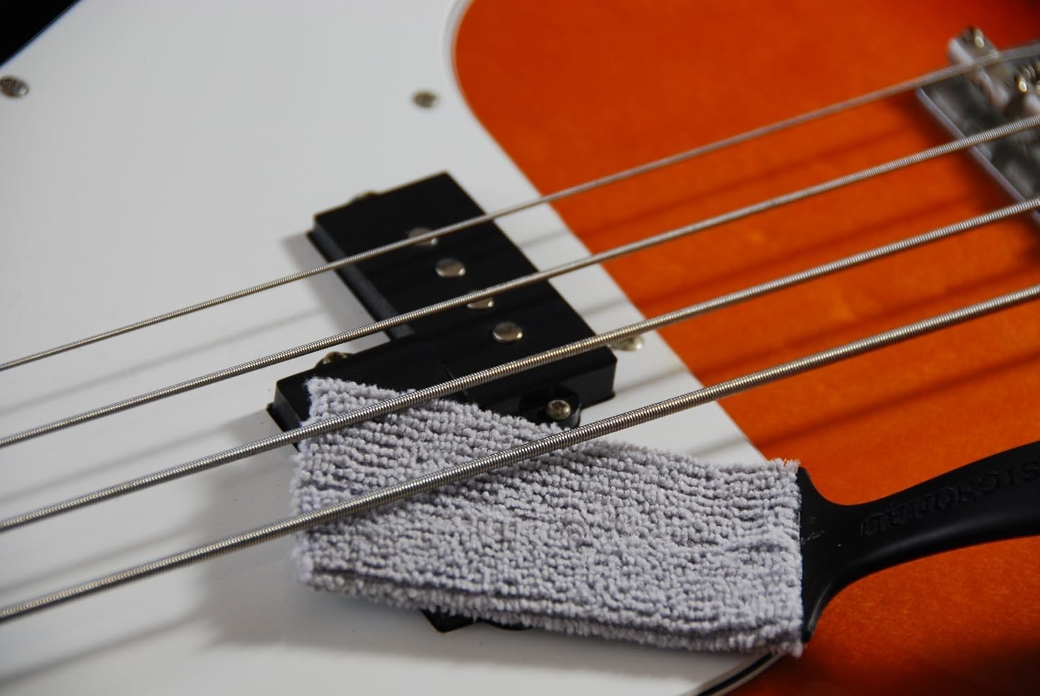 The Nomad String, Body & Hardware Cleaning Tool