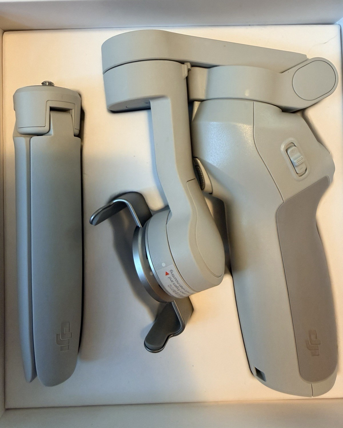 DJI Osmo Mobile SE Foldable Motorized Smartphone Gimbal Stabilizer