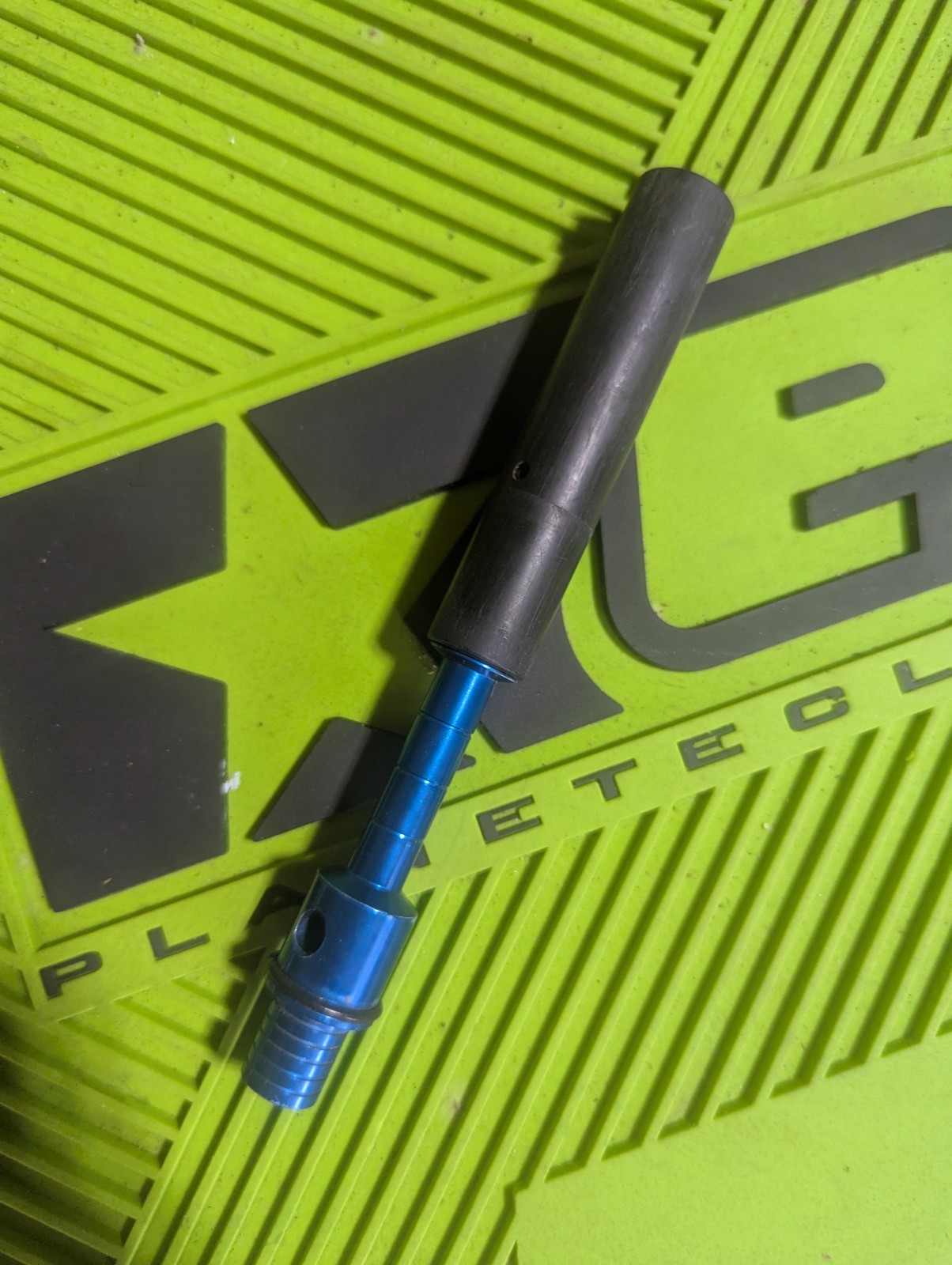 Autococker Bolt