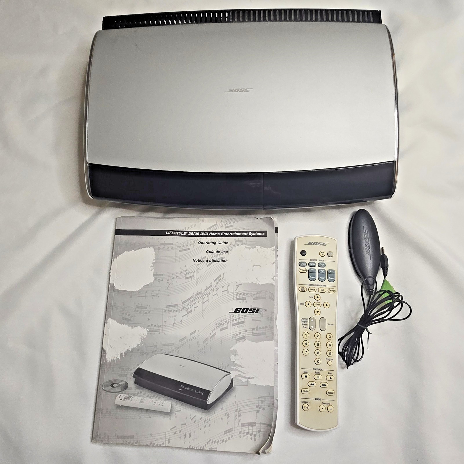 Bose Lifestyle AV28 Media Center DVD CD Player Bose Remote Power Cord Powers On
