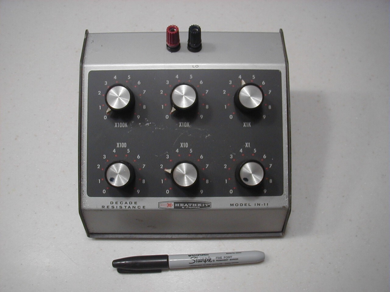 Heathkit IN-11 Decade Box 1-999,999 OhmsGood Condition, Works,  READ