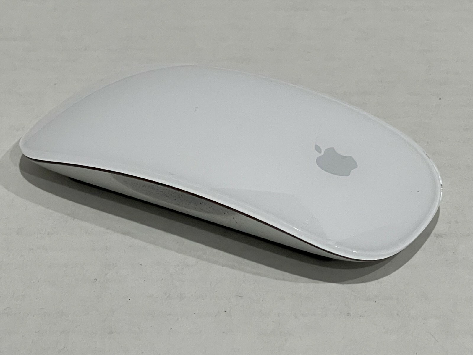 Genuine Apple Mouse A1296 Vdc White Bluetooth Used