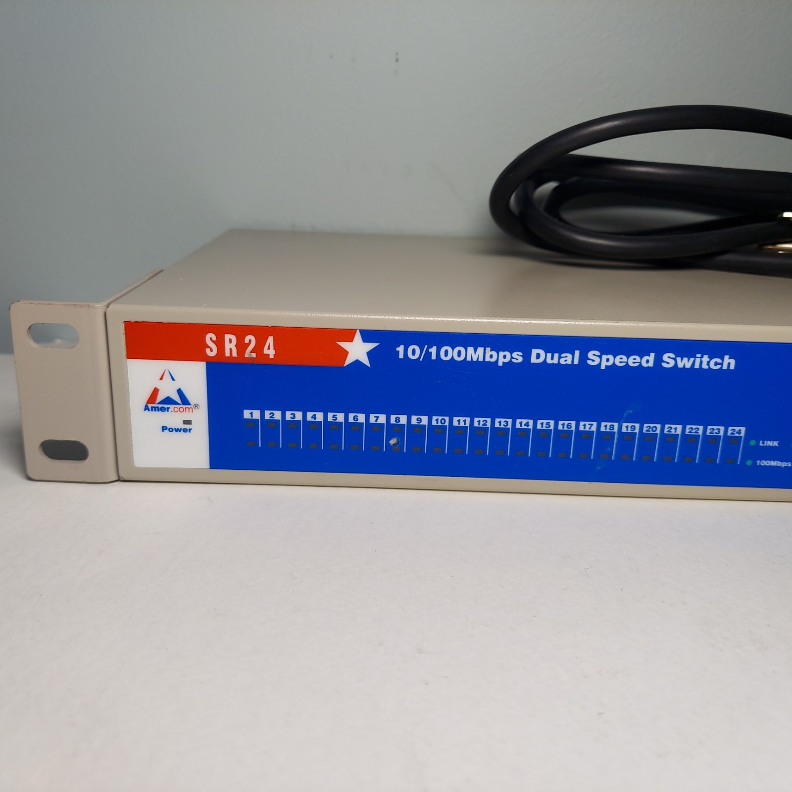 Amer.com 24 Port 10/100Mbps Rackmount Switch (SR24)
