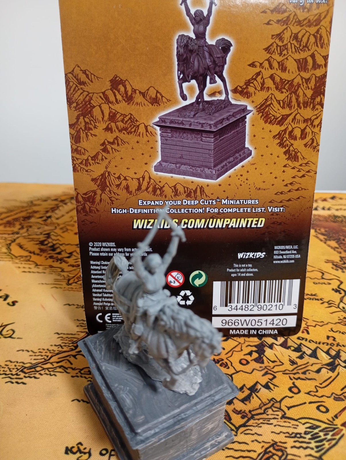 Wizkids Heroic Statue, Primned and Ready for painting, Great pose