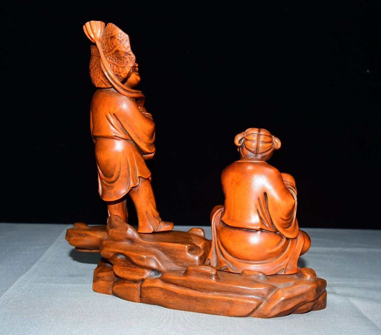 Exquisite Small Leaf Boxwood He He Er Xian Ornament