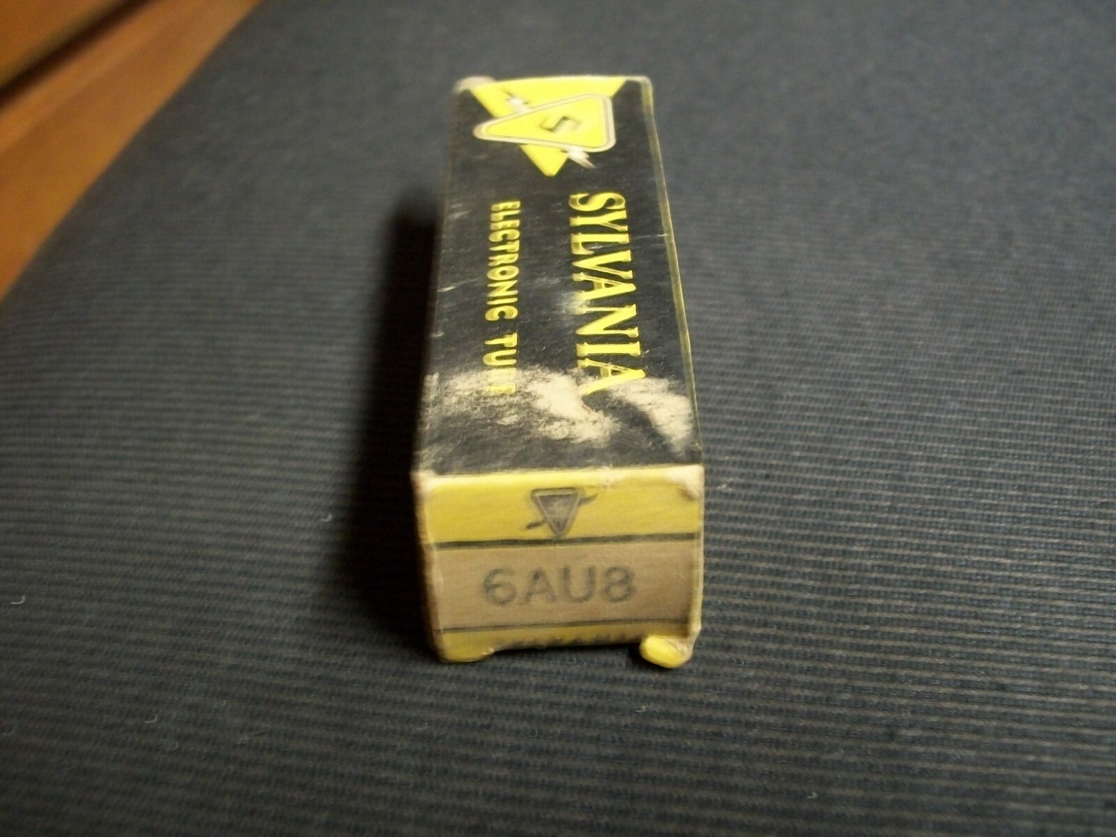 NOS SYLVANIA 6AU8 TUBE