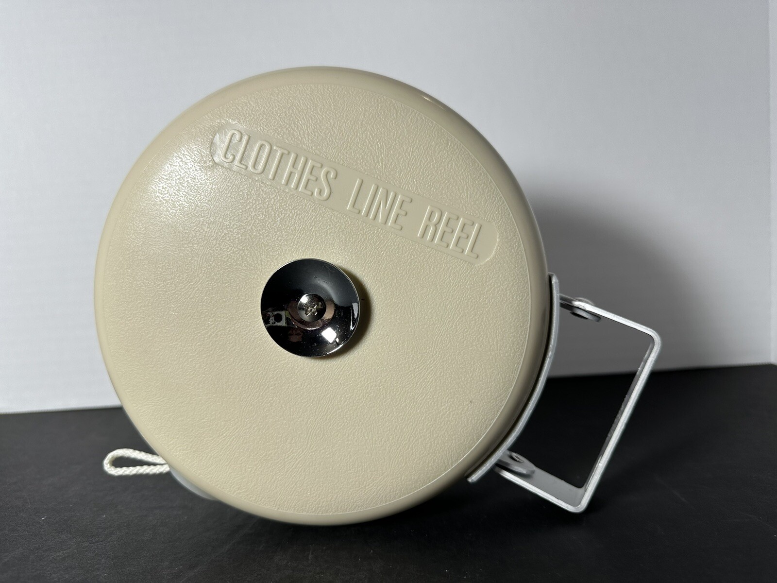 VTG Clothes Line Retractable Clothesline Reel  Cream