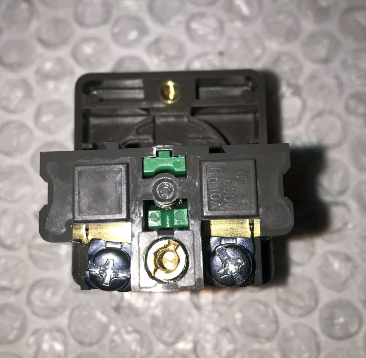 **NEW IDEC ABN210-R CONTROL UNIT PUSH BUTTON ROUND EXT. MOMEN#