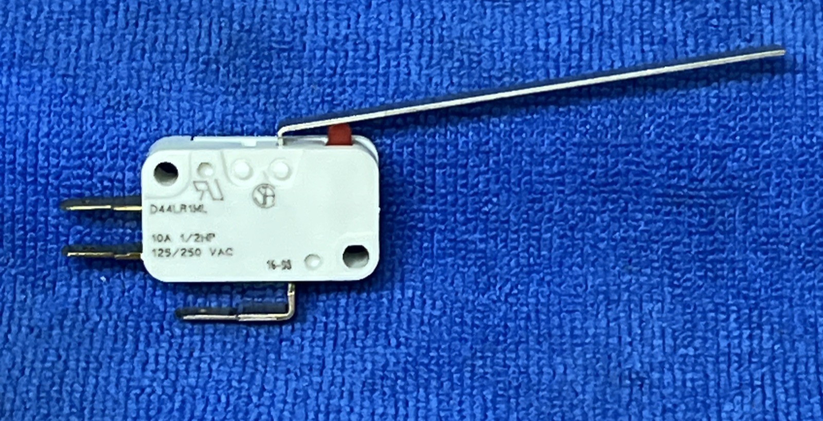 CHERRY ~ D44LR1ML ~ SWITCH SNAP ACTION SPDT 10A 125V