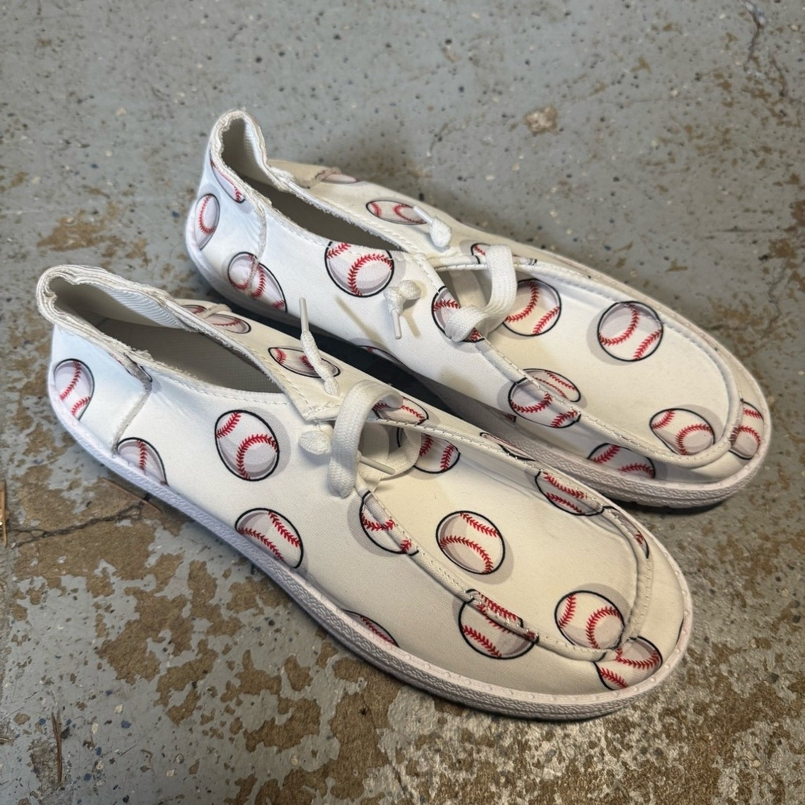 NEW baseball slip on sneakers shoes white SIZE 41 10-10.5