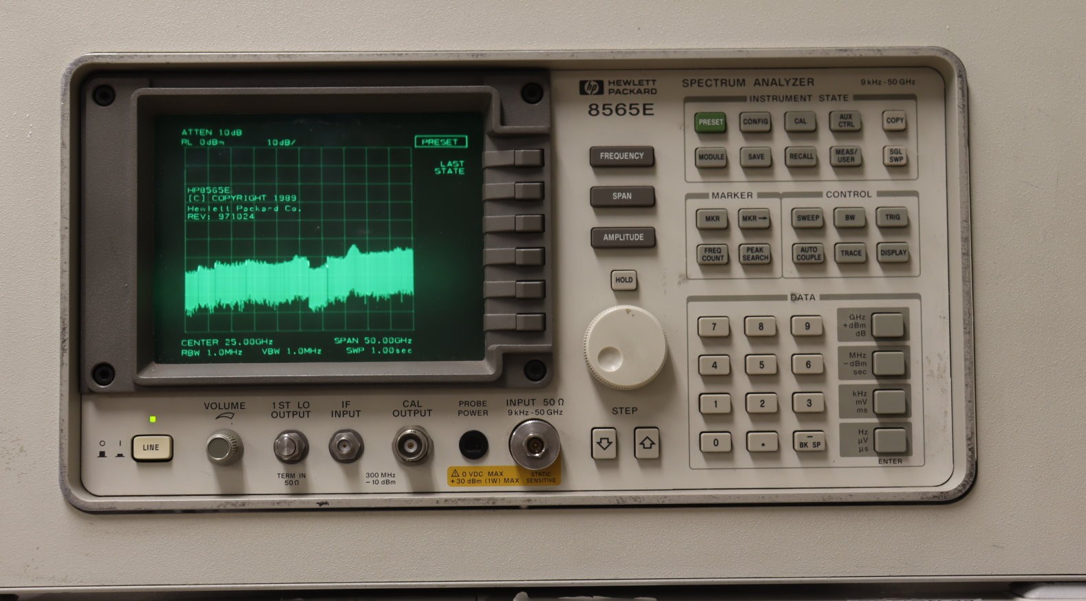 HP Agilent 8565E Microwave SpectrumAnalyzer 9kHz-50GHz Guaranteed GOOD