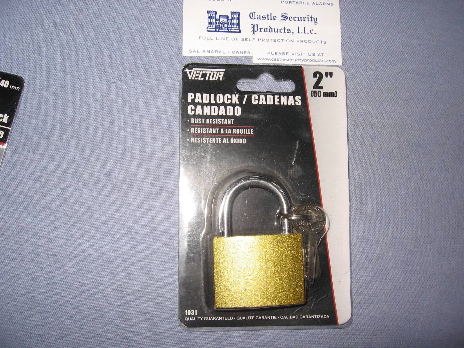 BRASS FINISH PADLOCK WITH 2 KEYS      FREE USA S&H