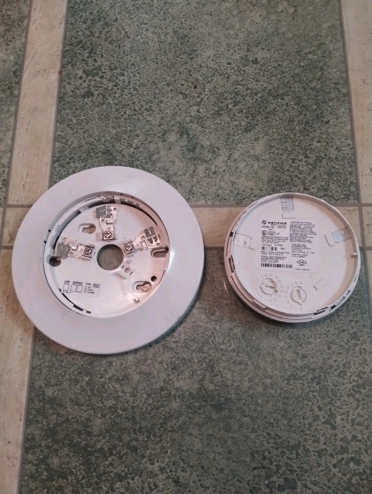 Honeywell Notifier FSP-951 White Photoelectric Smoke Detector With Base