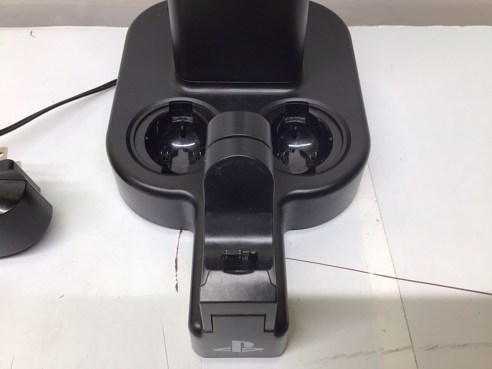 Sony PlayStation 4 PS4 Virtual Reality VR Headset Bundle White CUH-ZVR1 READ