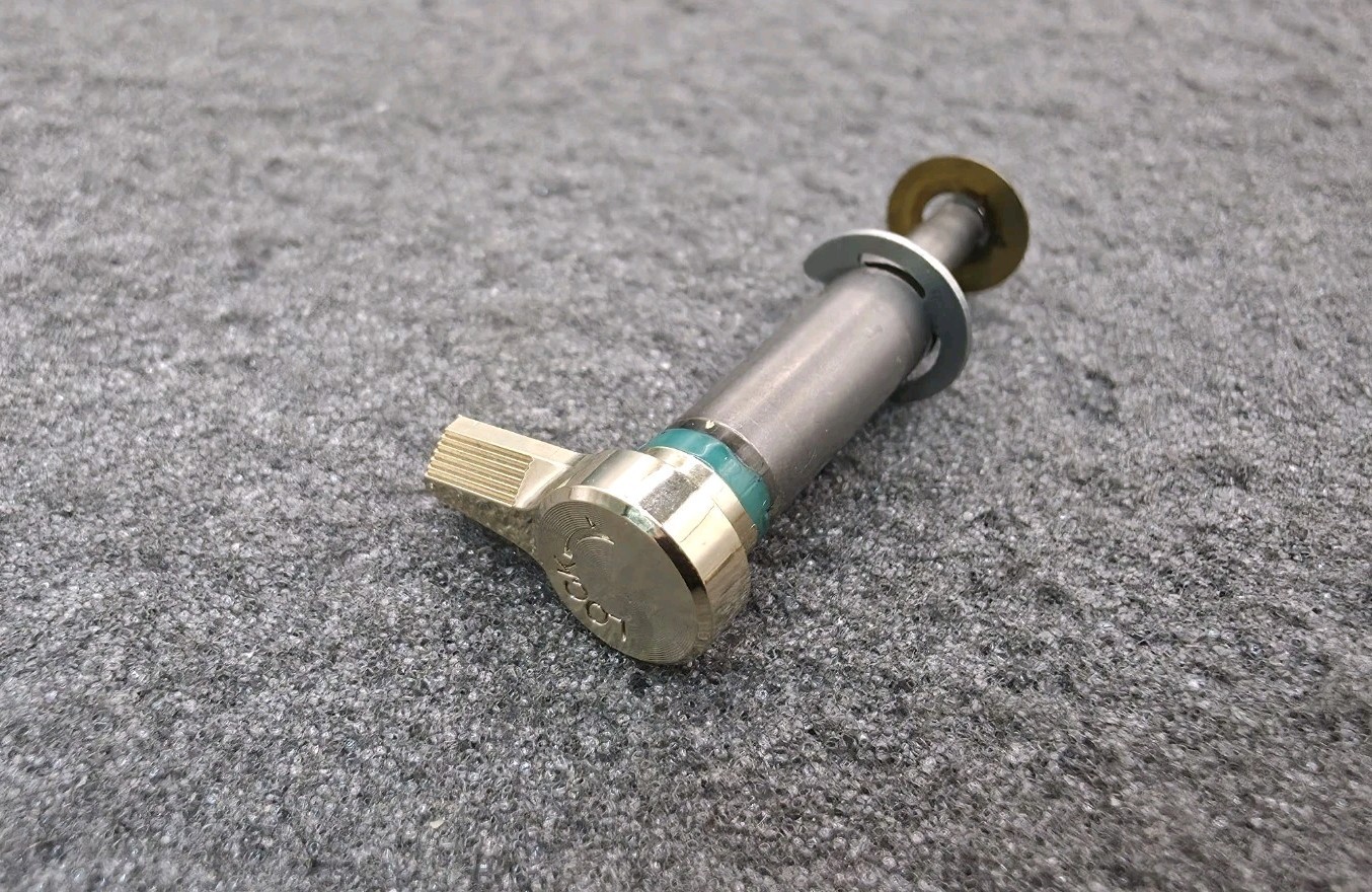 Technics sl1200 Ltd, Locking Knob (free shiping)