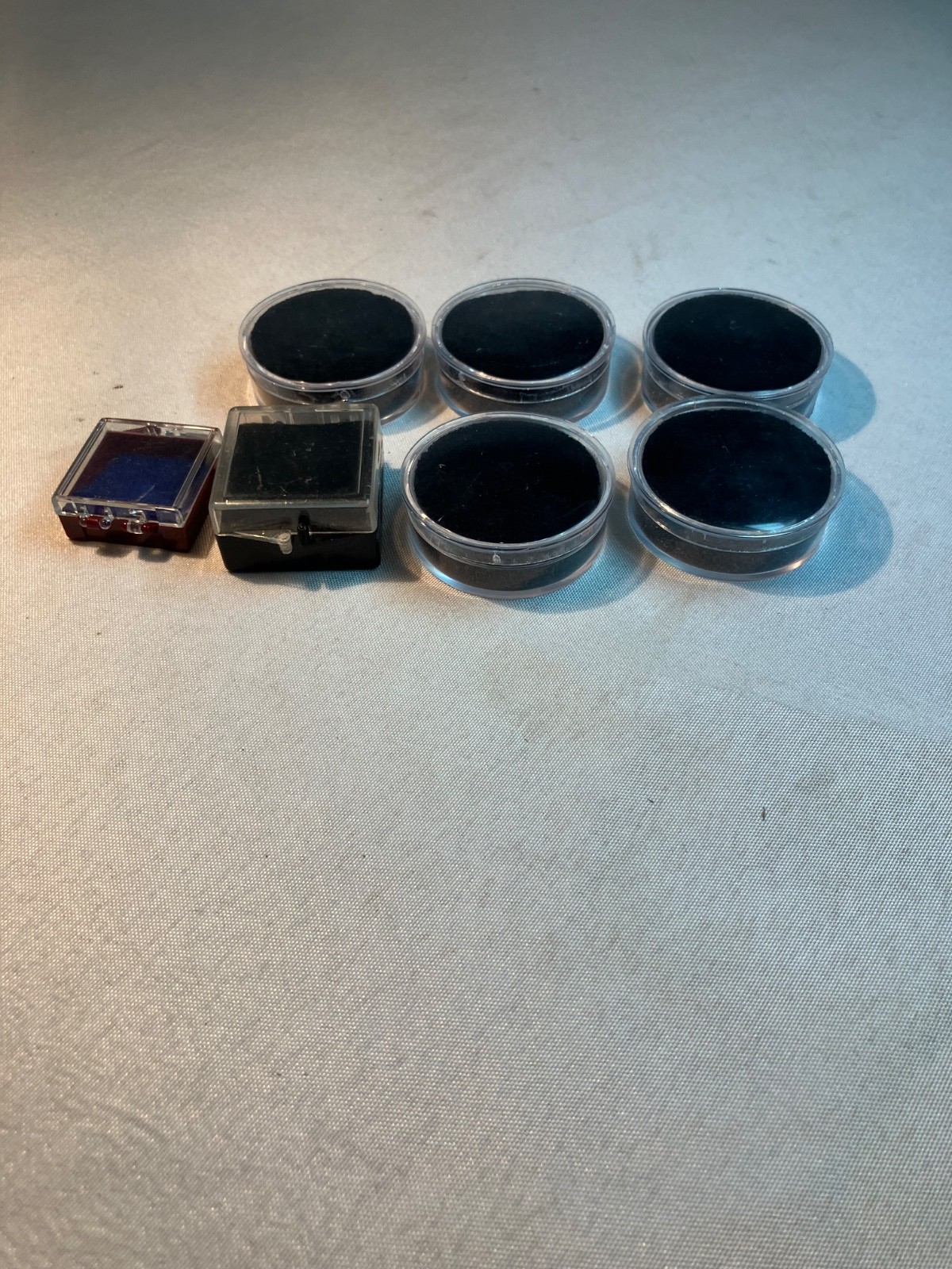 7 Mini Acrylic Display Cases Round Square For Crafts Beads Jewelry Buttons Pills