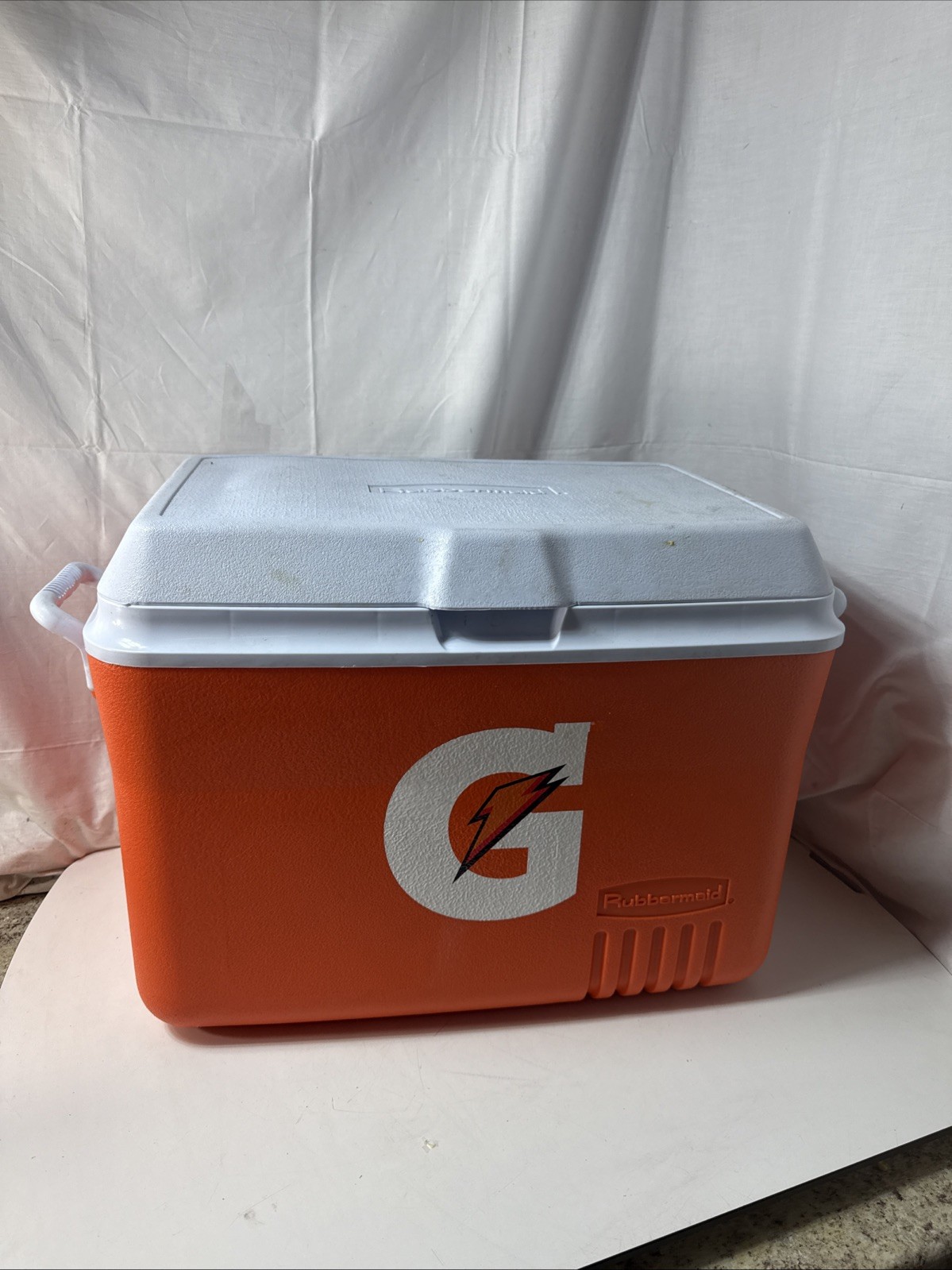 Rubbermaid Gatorade Orange Double Handled 48qt Cooler Ice Chest 22x14x16 C Detai