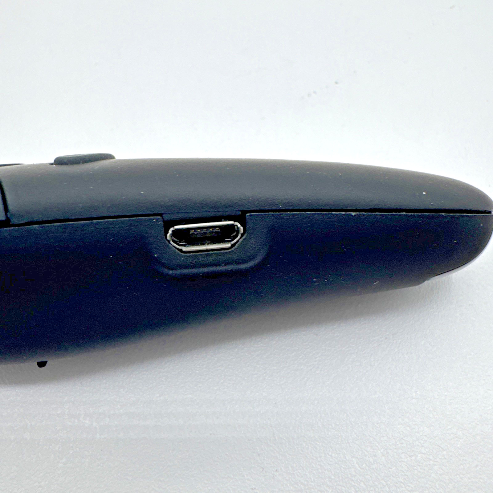 DinoFire D06 Green Laser Presentation Clicker Wireless USB Rechargeable Remote